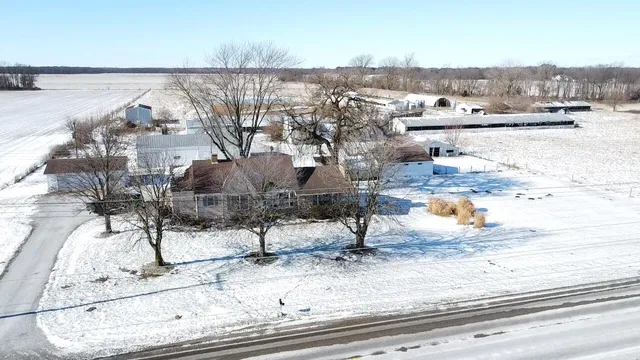 $429,900 | 9844 North Us Highway, Demotte, IN 46310