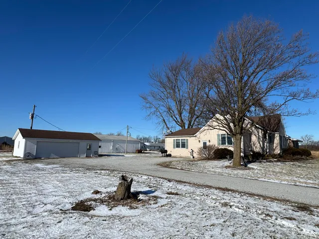 $429,900 | 9844 North Us Highway, Demotte, IN 46310