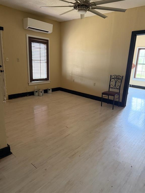 4050 Old Anson Road Abilene, TX 79601 - Photo 5 of 40 an empty room with windows