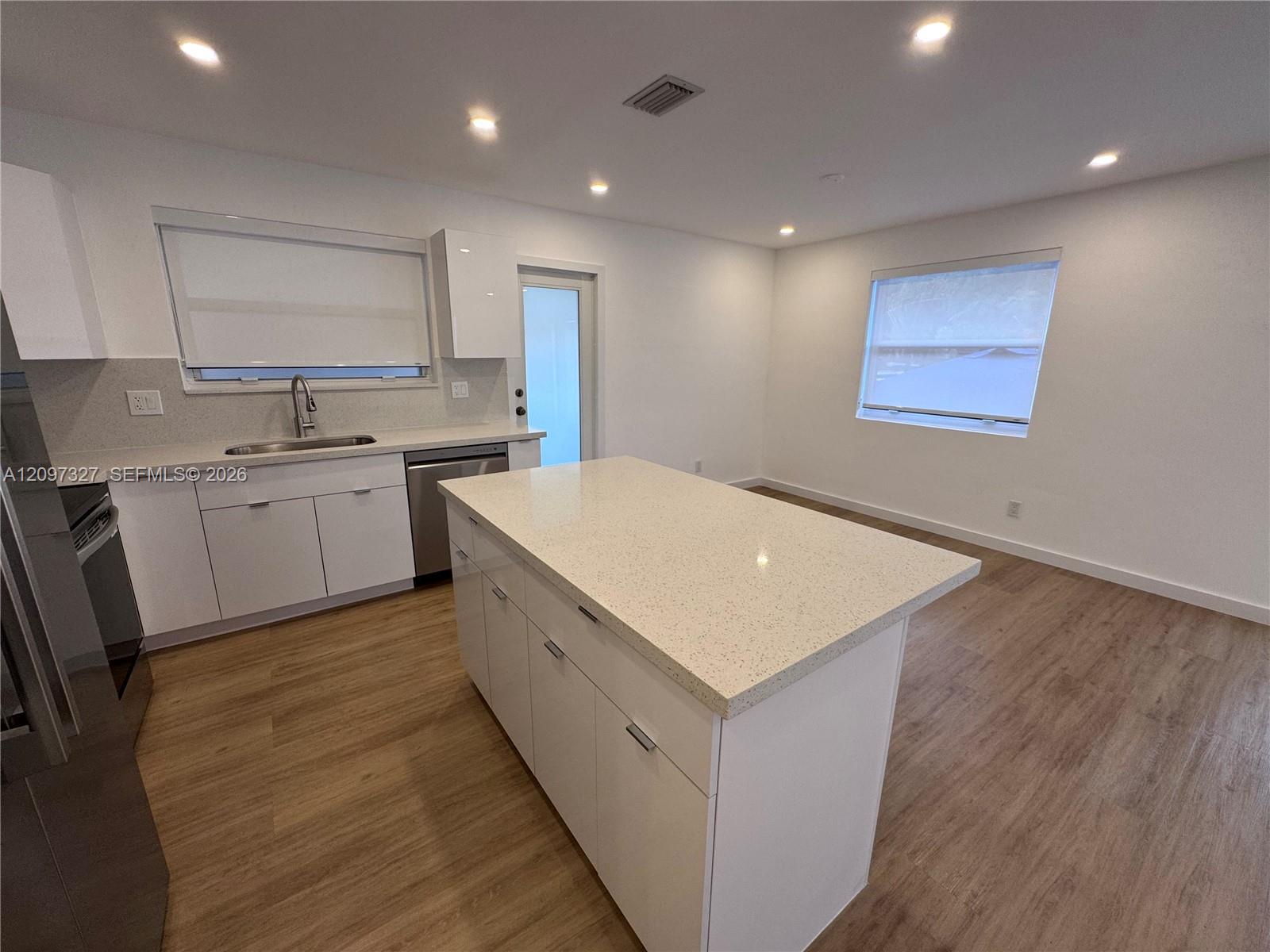 352 Southwest 17th Road, Unit 352 Miami, FL 33129 - Photo 6 of 22 Gallery Image 6