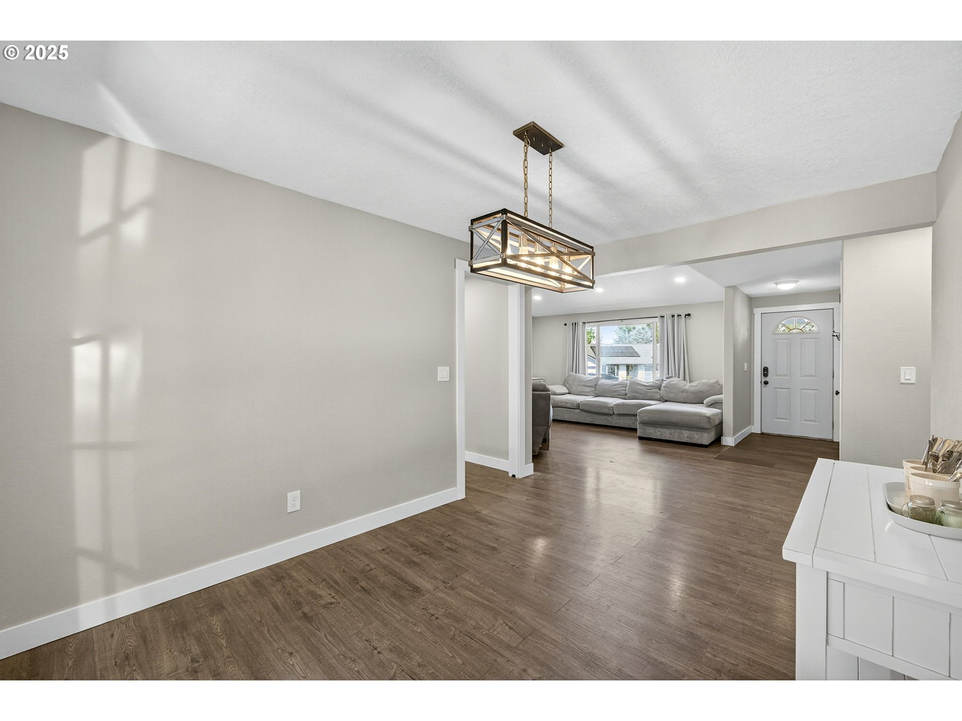 4755 Northwest Shaniko Court Portland, OR 97229 - Photo 11 of 34