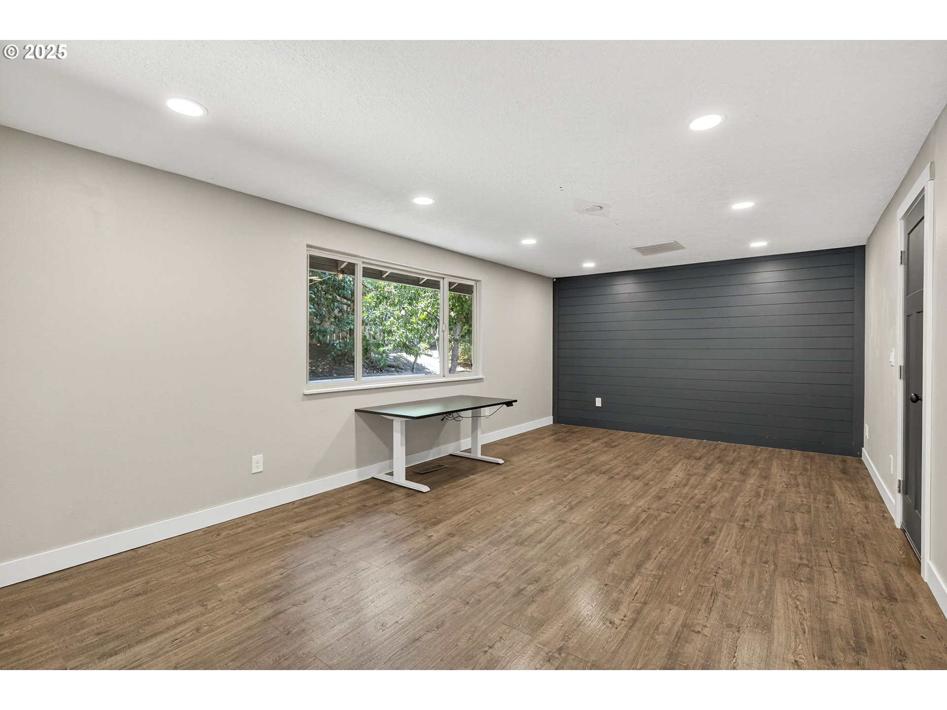 4755 Northwest Shaniko Court Portland, OR 97229 - Photo 14 of 34