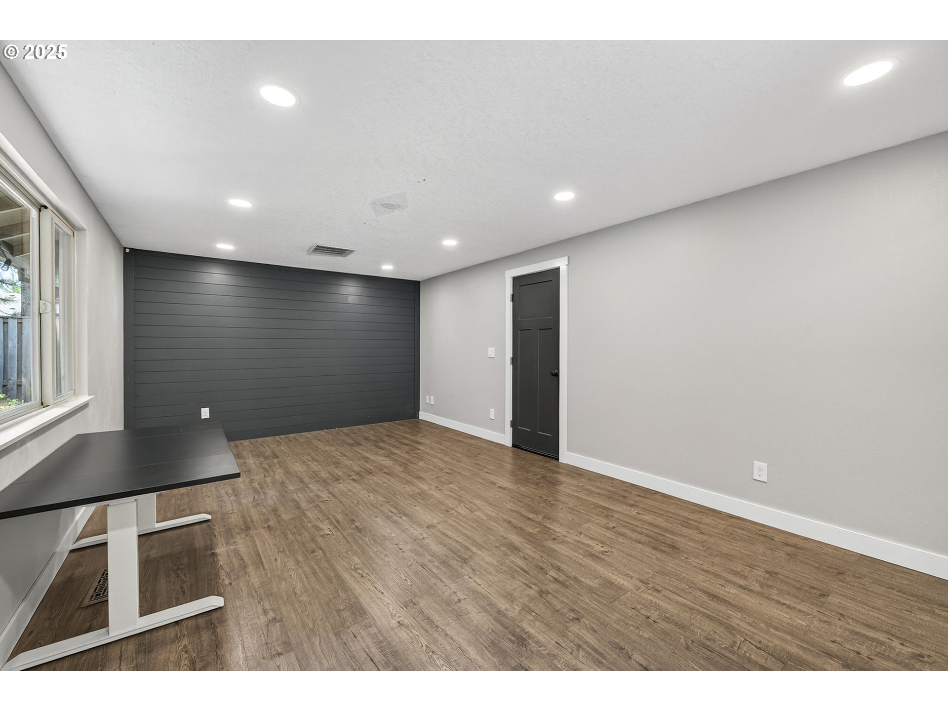 4755 Northwest Shaniko Court Portland, OR 97229 - Photo 16 of 34