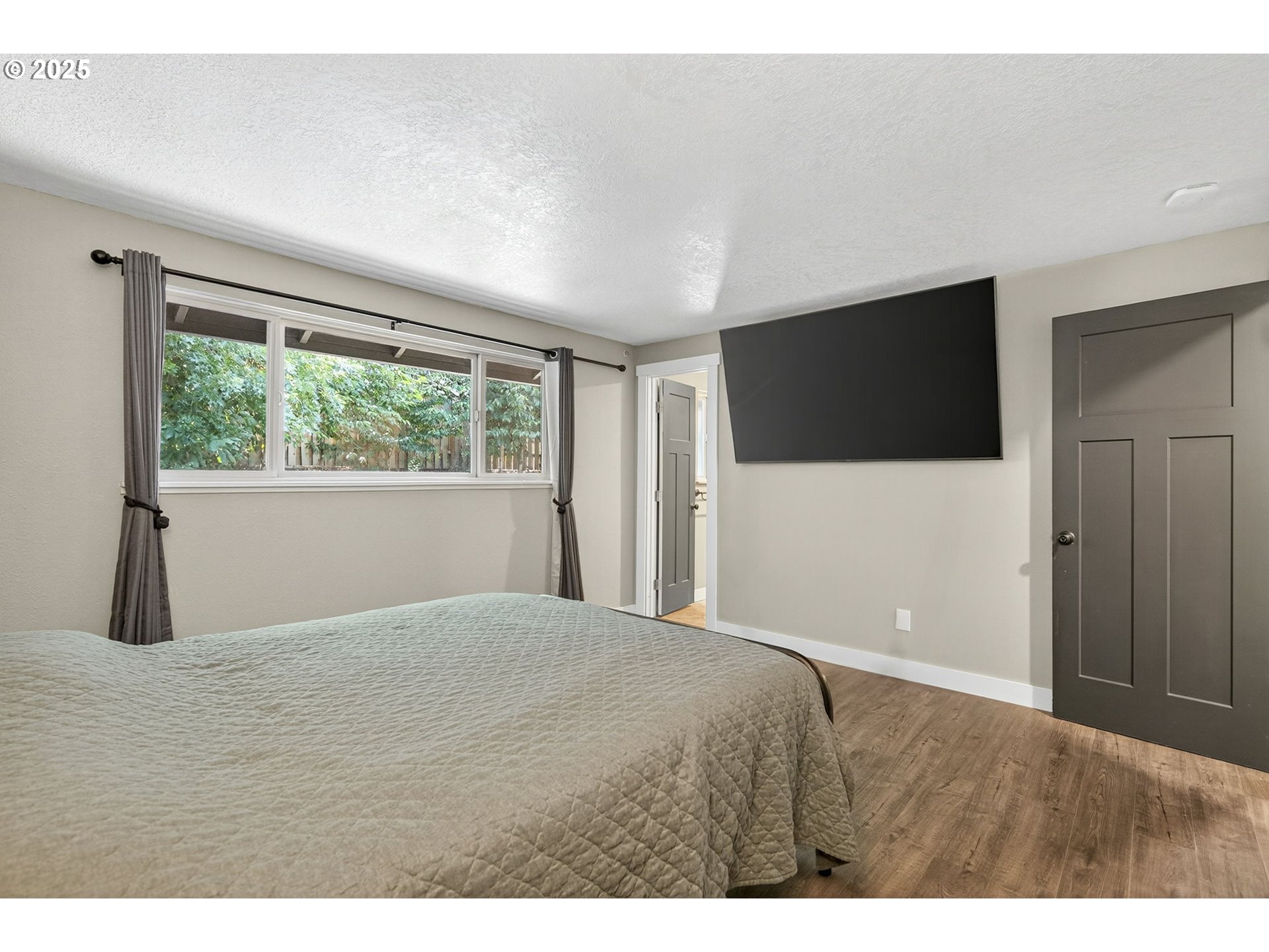 4755 Northwest Shaniko Court Portland, OR 97229 - Photo 18 of 34