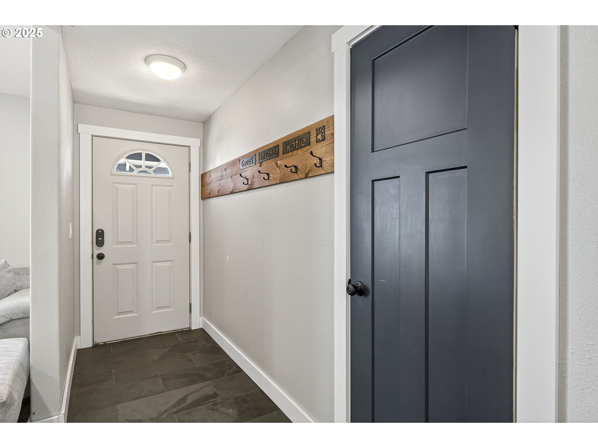 4755 Northwest Shaniko Court Portland, OR 97229 - Photo 4 of 34