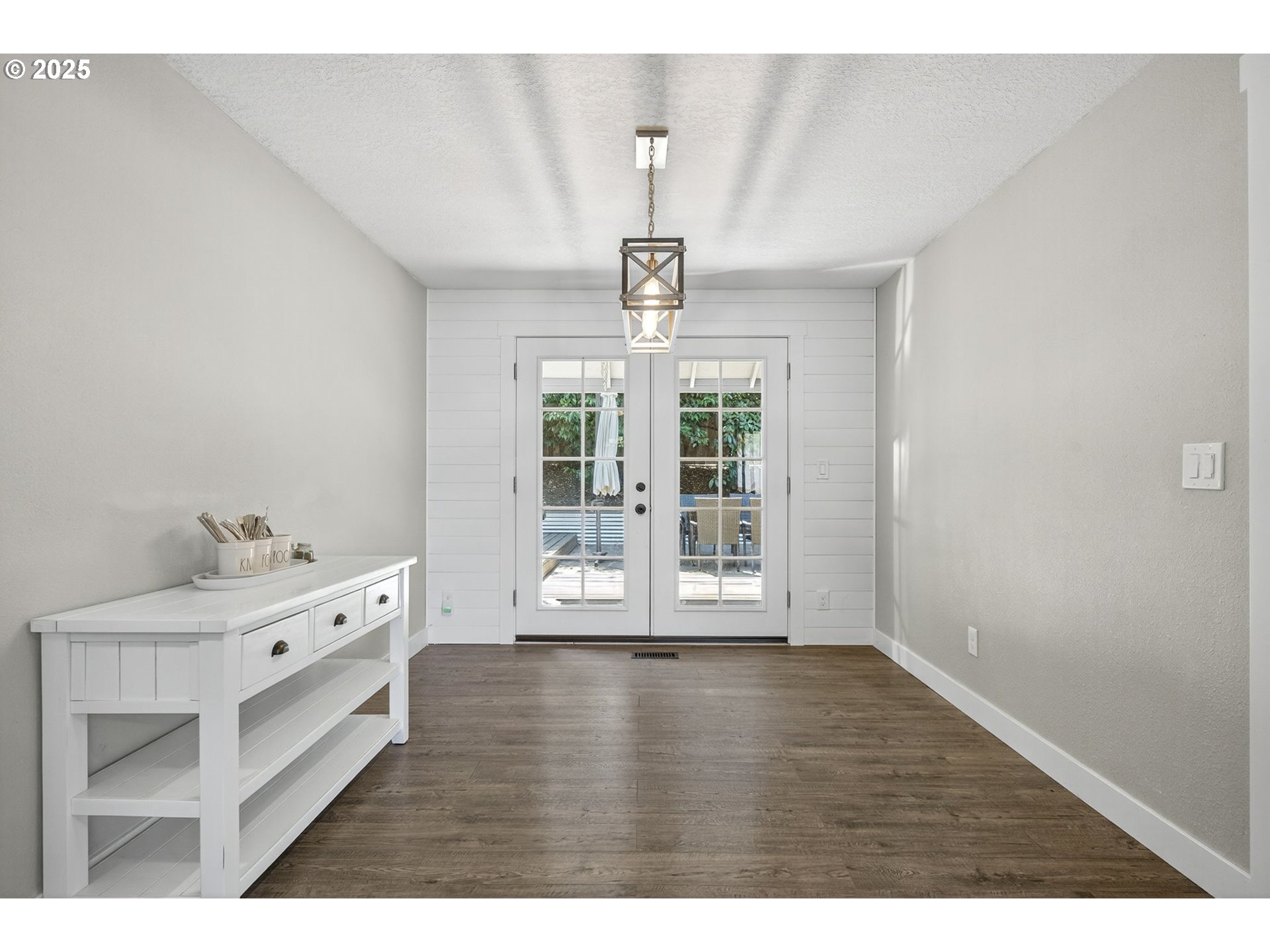 4755 Northwest Shaniko Court Portland, OR 97229 - Photo 7 of 34