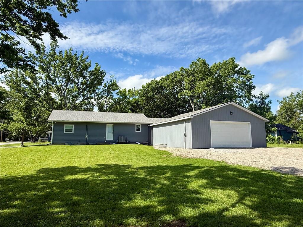 702 Kansas Street Burlington, KS 66839 - Photo 2 of 11