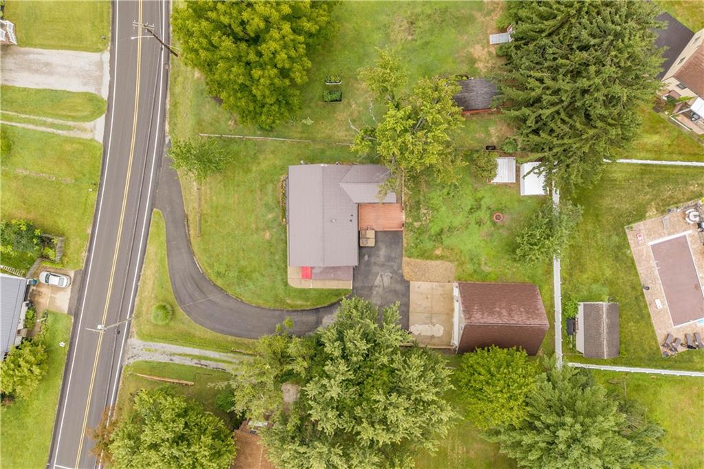 282 Spring Run Road Crescent, PA 15046 - Photo 2 of 44