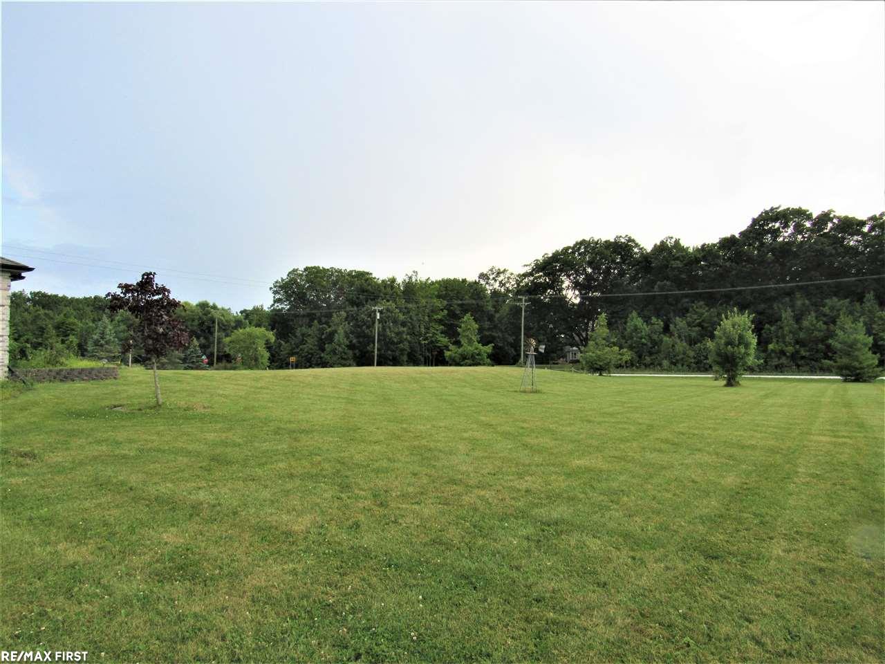 10490 Weber Road Columbus, MI 48063 - Photo 49 of 51 31328276-48.JPG