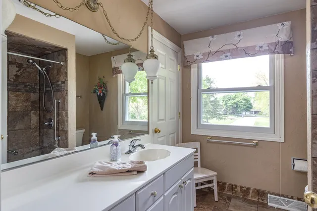 $394,900 | 5776 St Ives Road, Oshkosh, WI 54904