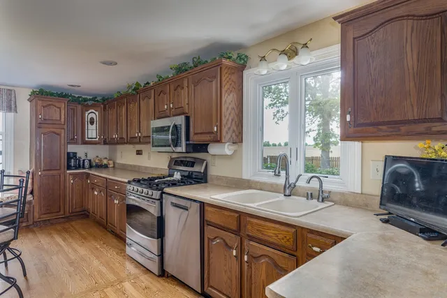 $394,900 | 5776 St Ives Road, Oshkosh, WI 54904