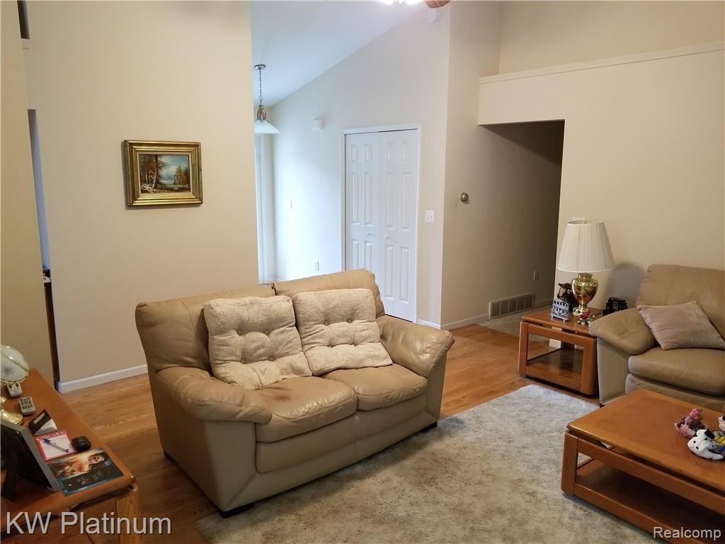 4212 North River Road Fort Gratiot, MI 48059 - Photo 14 of 26 OTHER LIVING ROOM VIEW
