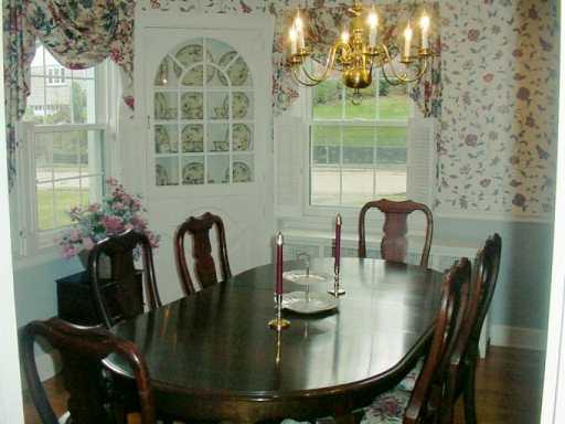 368 Midway Road Mt. Lebanon, PA 15216 - Photo 4 of 8 Gallery Image 4
