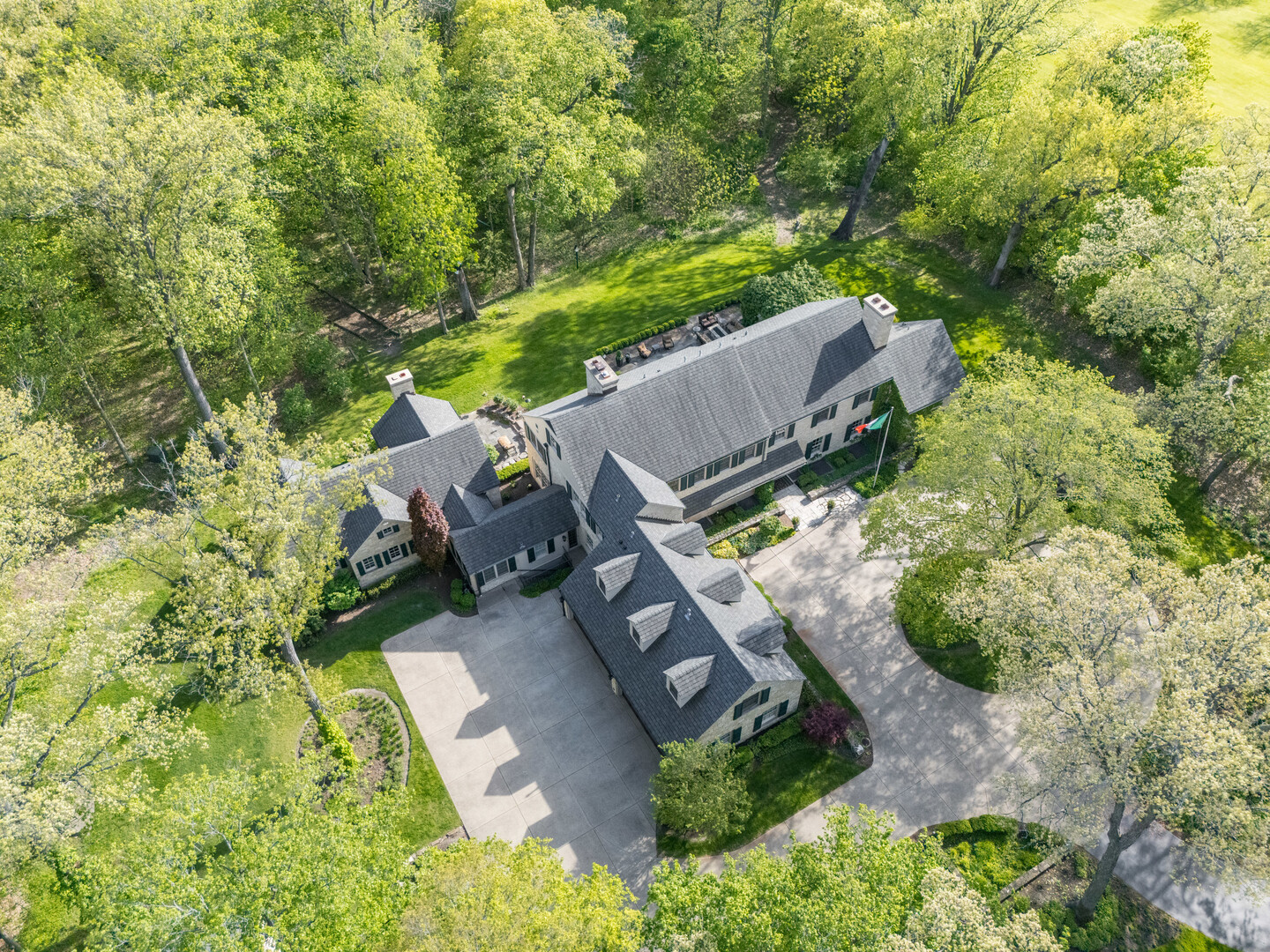 875 Country Club Road St. Charles, IL 60174 - Photo 2 of 82