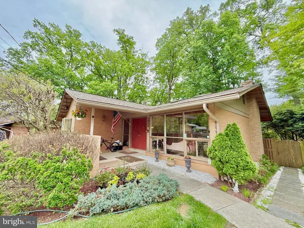 $5,000 | 6424 Hollins Drive, Bethesda, MD 20817