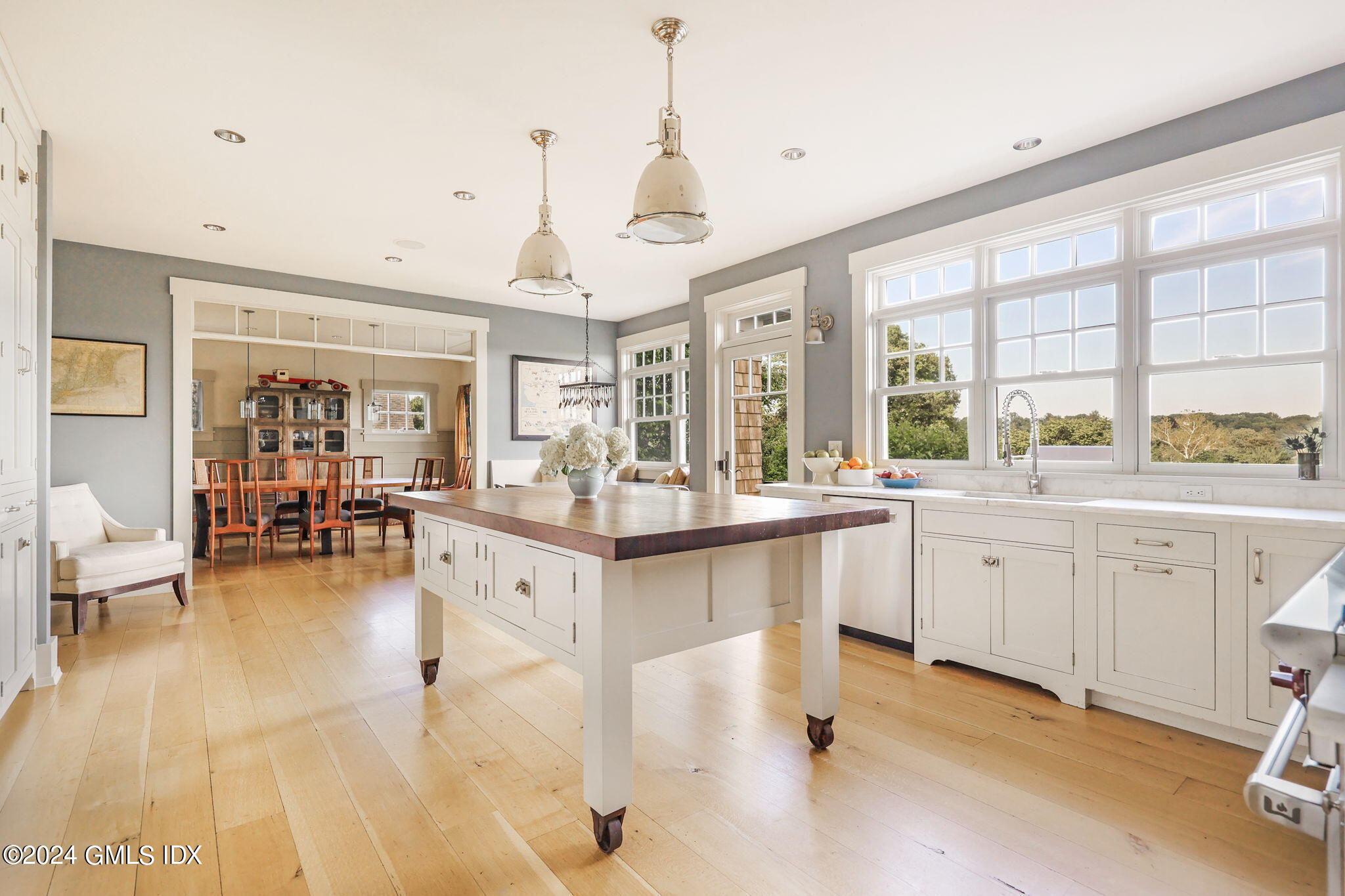 27 Cognewaugh Road Cos Cob, CT 06807 - Photo 6 of 35 34-web-or-mls-27-cognewaugh-rd