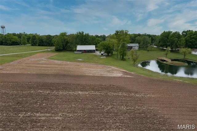 $999,999 | 4075 Hwy D, Defiance, MO 63341