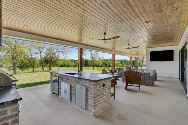 $3,150,000 | 4052 Kuykendall Road, Bellville, TX 77418