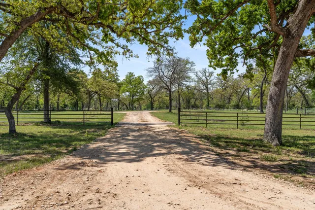 $3,150,000 | 4052 Kuykendall Road, Bellville, TX 77418