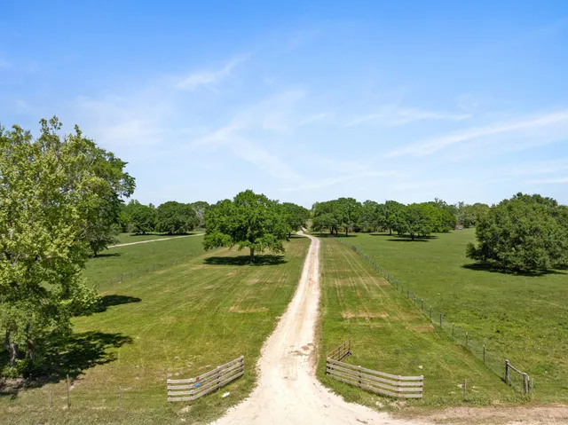 $3,150,000 | 4052 Kuykendall Road, Bellville, TX 77418