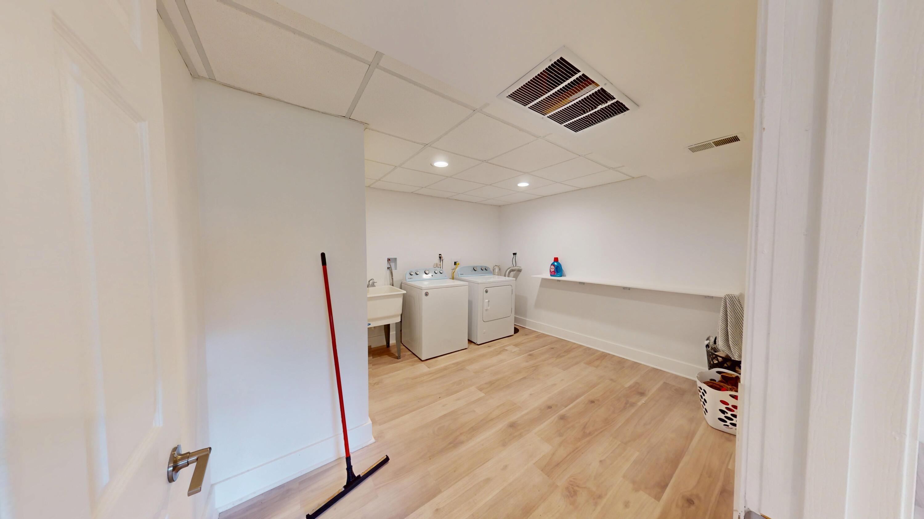 3064 Parkwood Place Crown Point, IN 46307 - Photo 33 of 40 a room with a washer and dryer