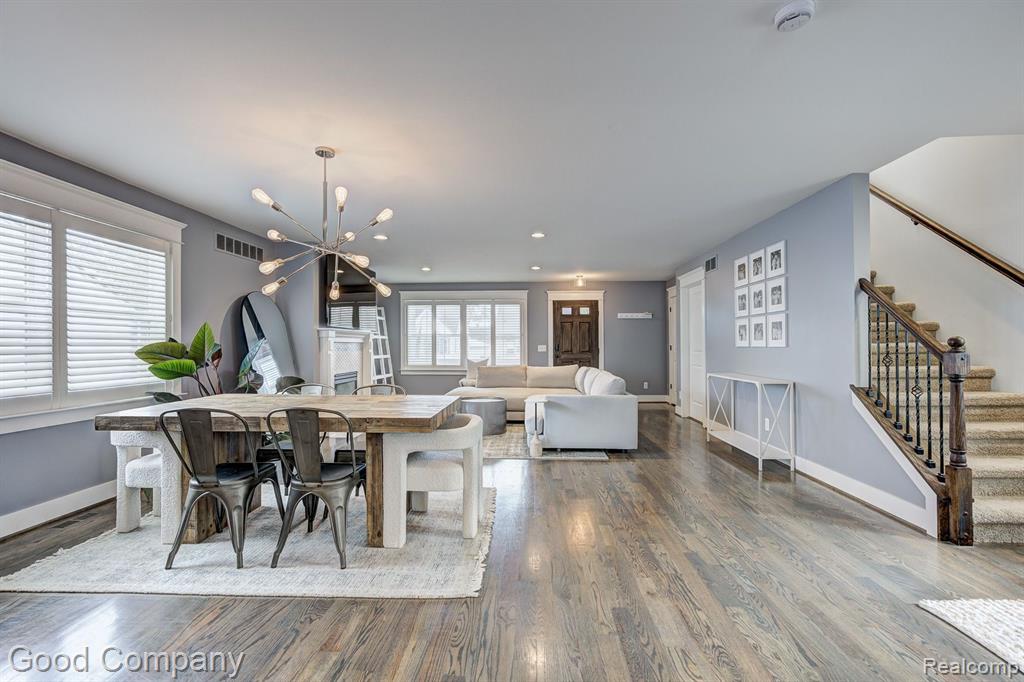 995 Cambridge Road Berkley, MI 48072 - Photo 2 of 55