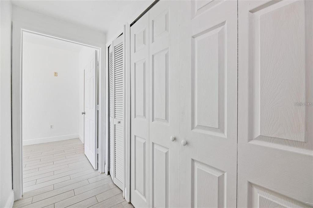 5571 Rosehill Road, Unit 104 Sarasota, FL 34233 - Photo 30 of 34