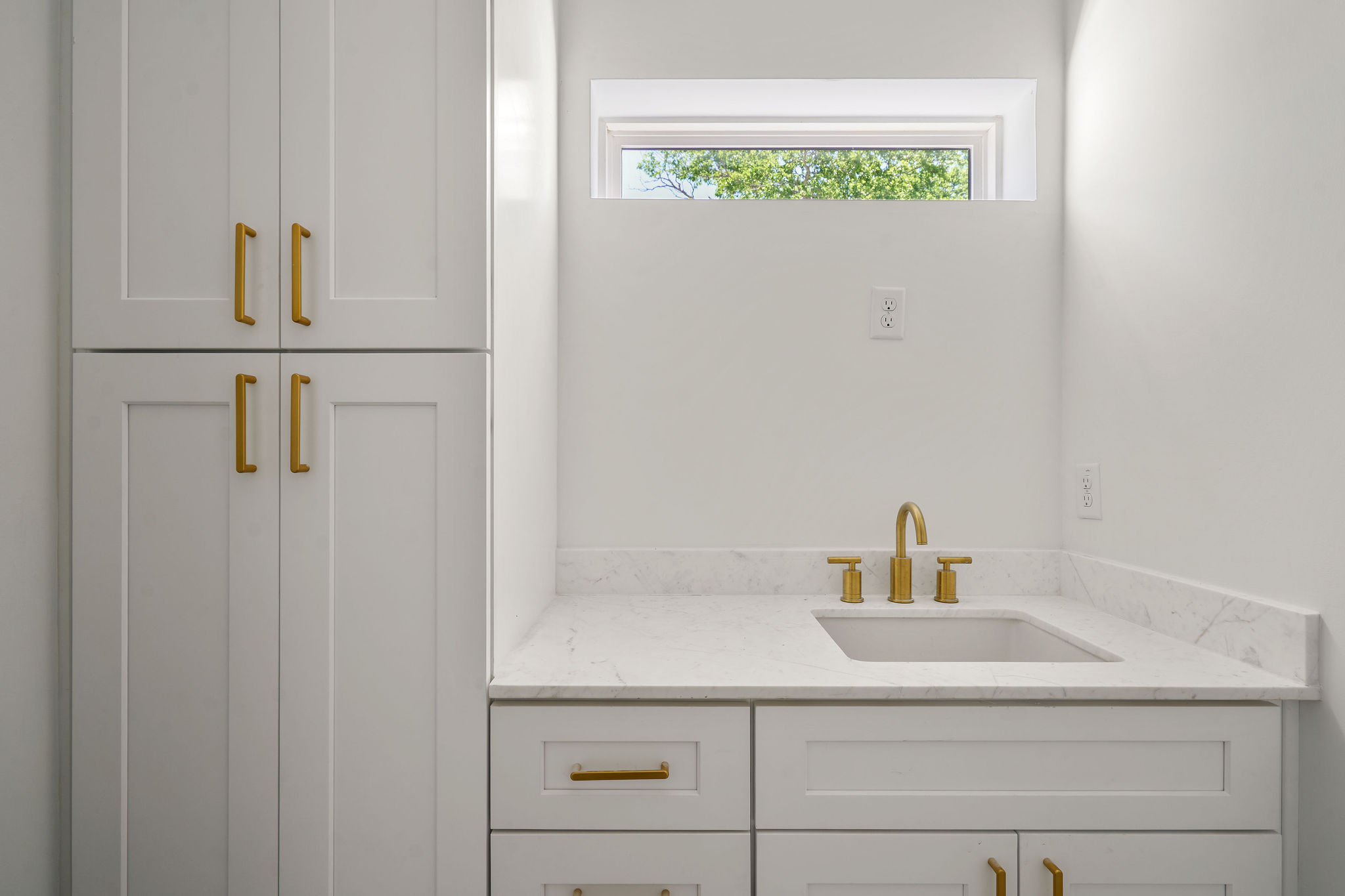2609 Davis Lane, Unit 2 Austin, TX 78748 - Photo 18 of 23 a bathroom with a sink and a mirror