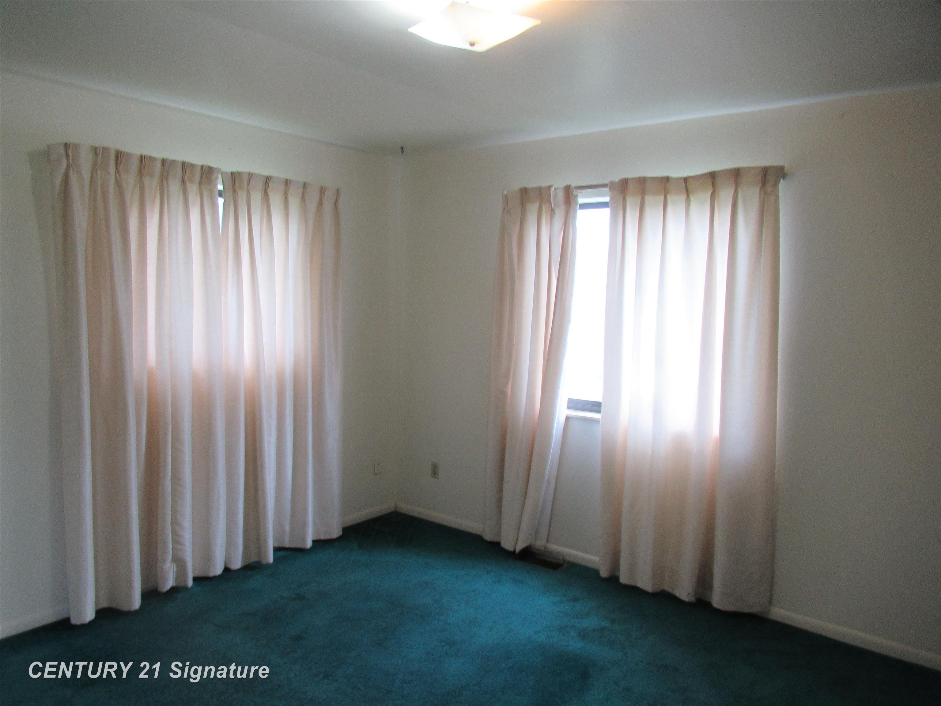 4330 Sheridan Road Flushing, MI 48433 - Photo 6 of 23 50153510-f133066e-86b7-484c-a050-f536d5d8b4fd.JPG