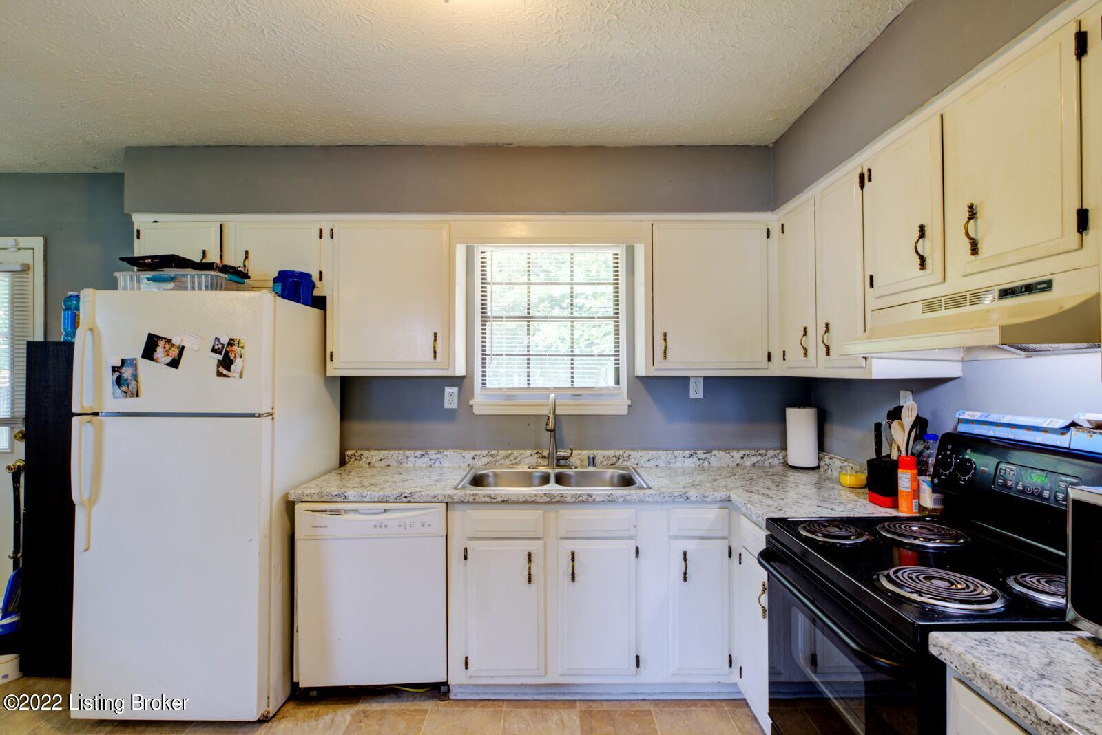 7409 Rambo Way Louisville, KY 40228 - Photo 7 of 28 GSP-7409_Rambo_Way-7