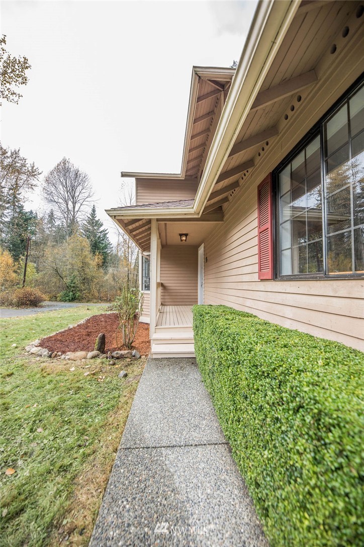 20021 Bartlett Road Bothell, WA 98012 - Photo 2 of 40
