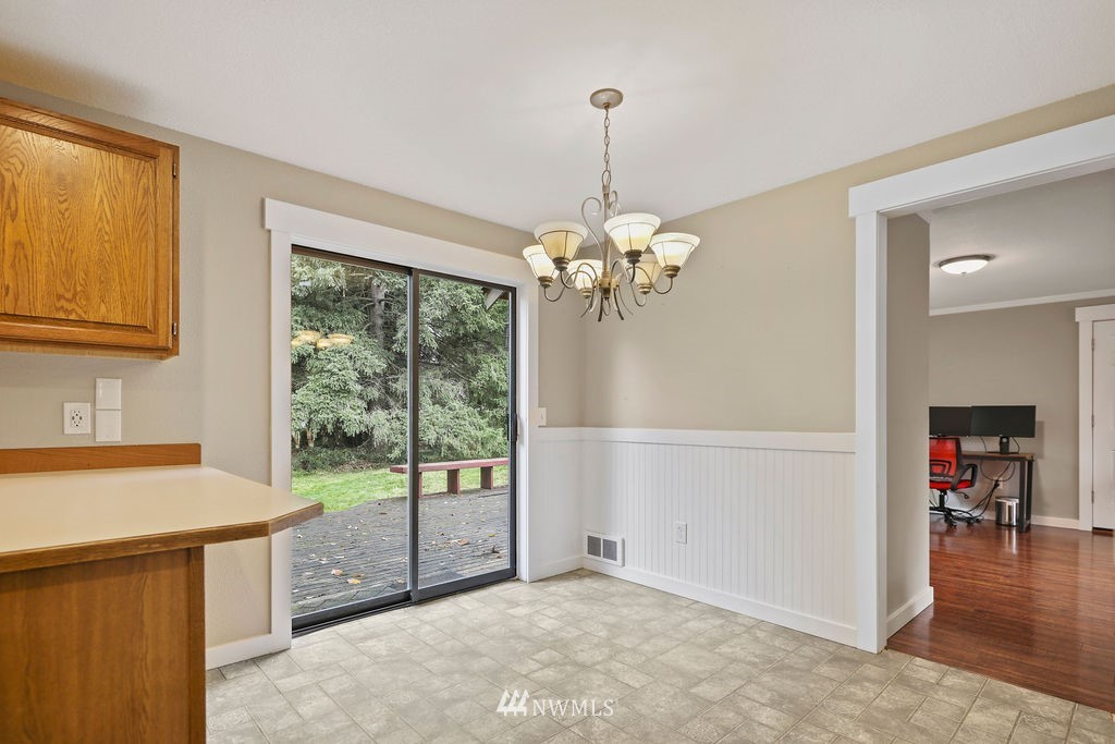 20021 Bartlett Road Bothell, WA 98012 - Photo 15 of 40