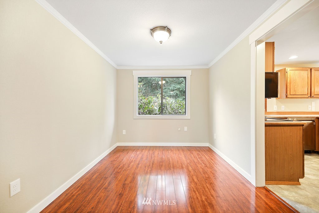 20021 Bartlett Road Bothell, WA 98012 - Photo 17 of 40
