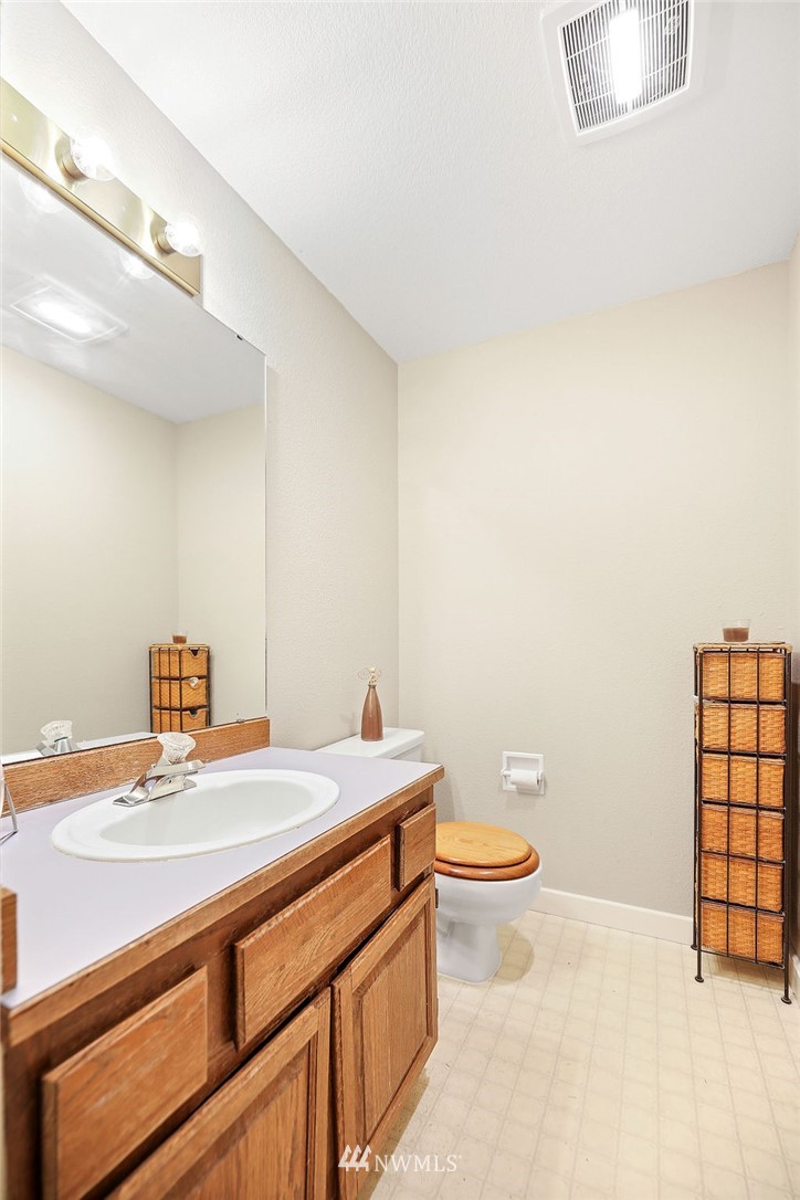 20021 Bartlett Road Bothell, WA 98012 - Photo 18 of 40