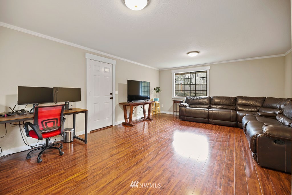 20021 Bartlett Road Bothell, WA 98012 - Photo 19 of 40