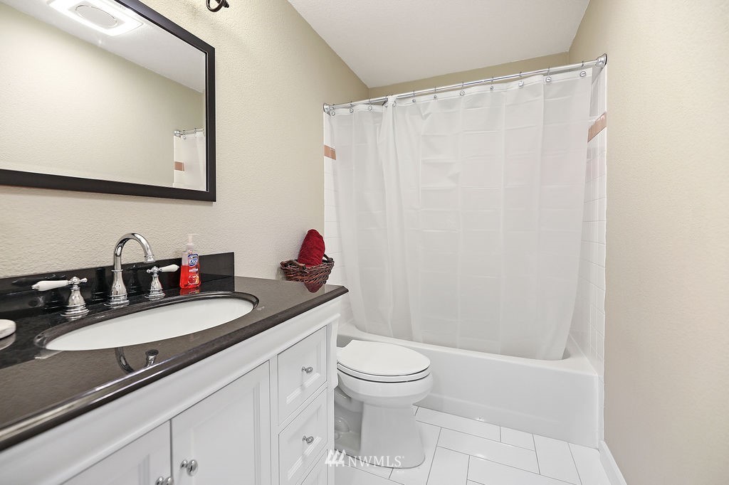 20021 Bartlett Road Bothell, WA 98012 - Photo 32 of 40