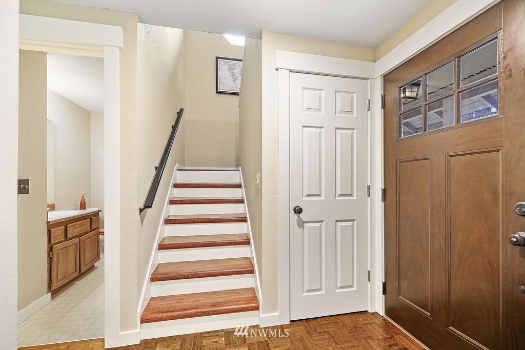 20021 Bartlett Road Bothell, WA 98012 - Photo 6 of 40