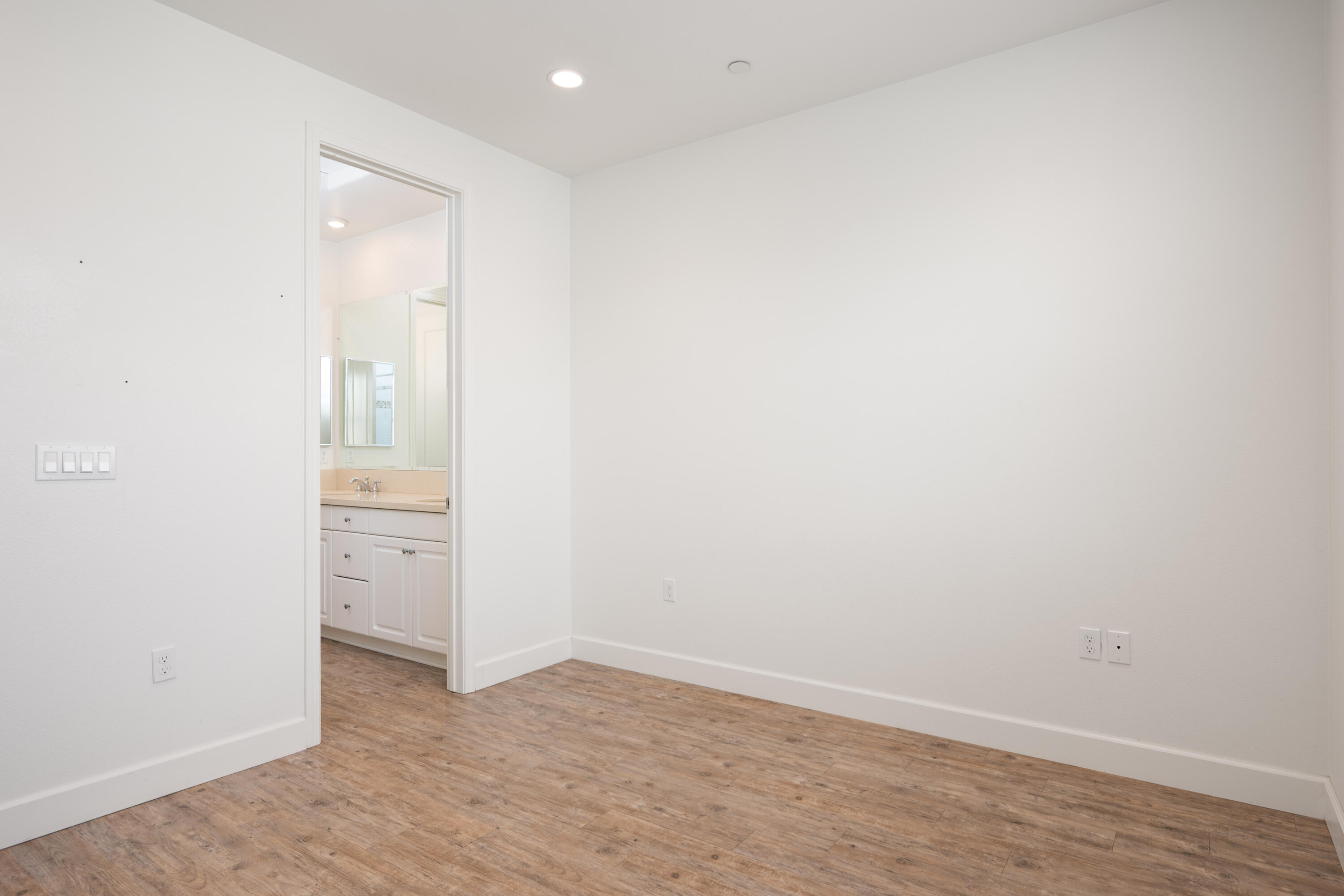 246 Robles Way Buellton, CA 93427 - Photo 17 of 26 wooden floor in an empty room
