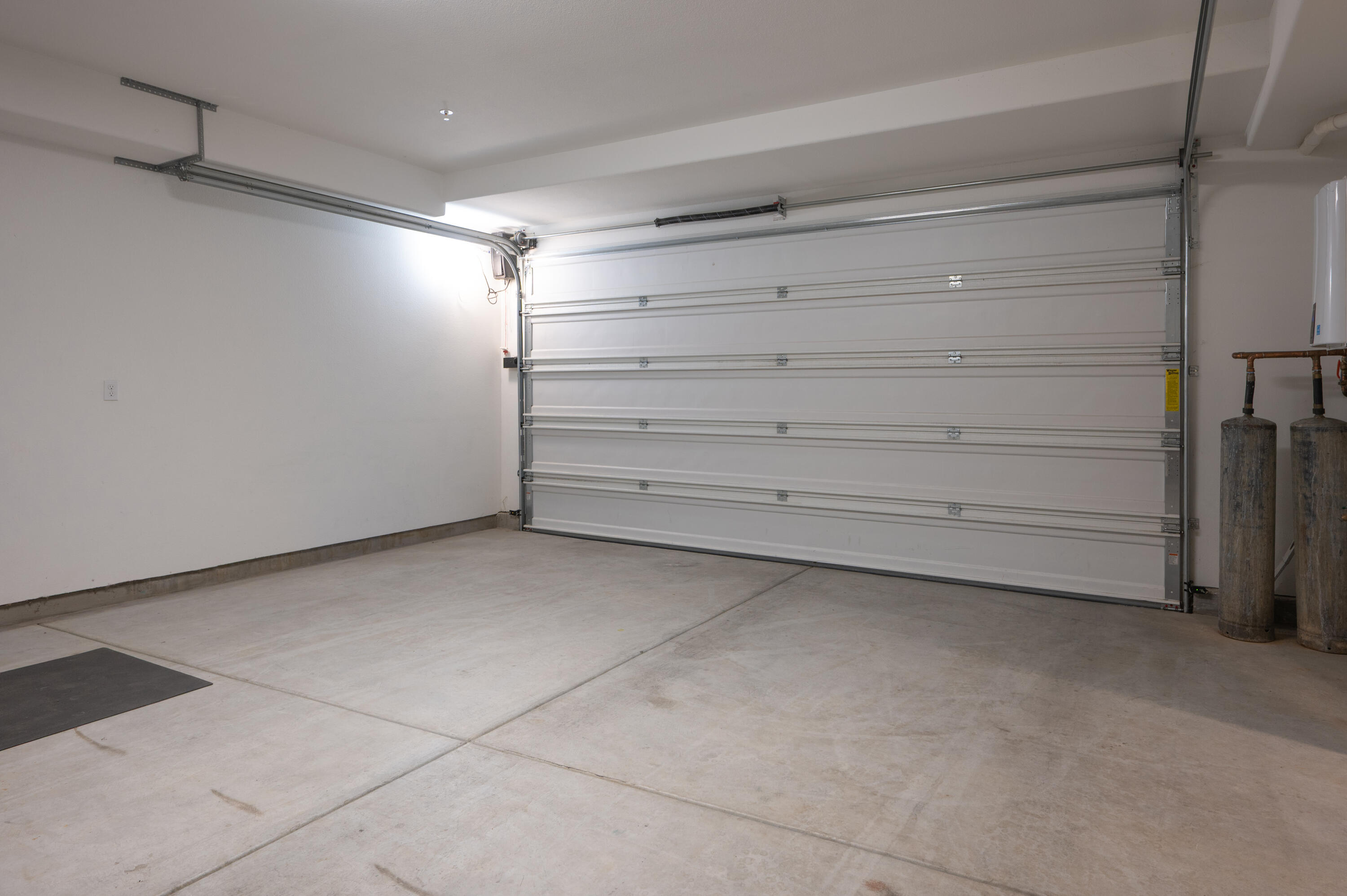 246 Robles Way Buellton, CA 93427 - Photo 21 of 26 a view of an empty storage