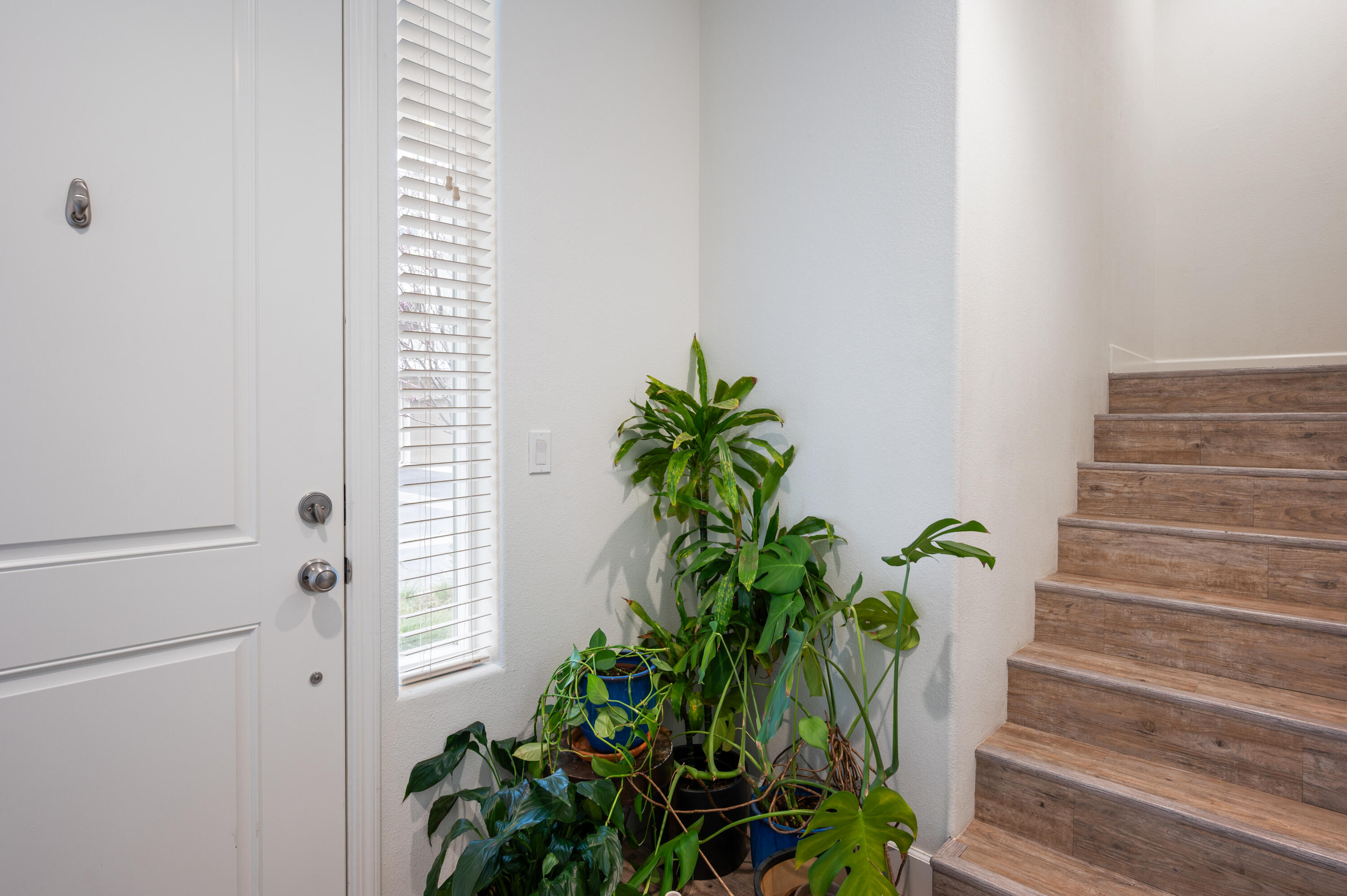 246 Robles Way Buellton, CA 93427 - Photo 4 of 26 a view of entryway with wooden floor
