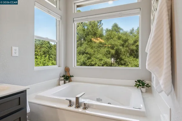 $1,979,000 | 116 Castle Rock Lane, Walnut Creek, CA 94598