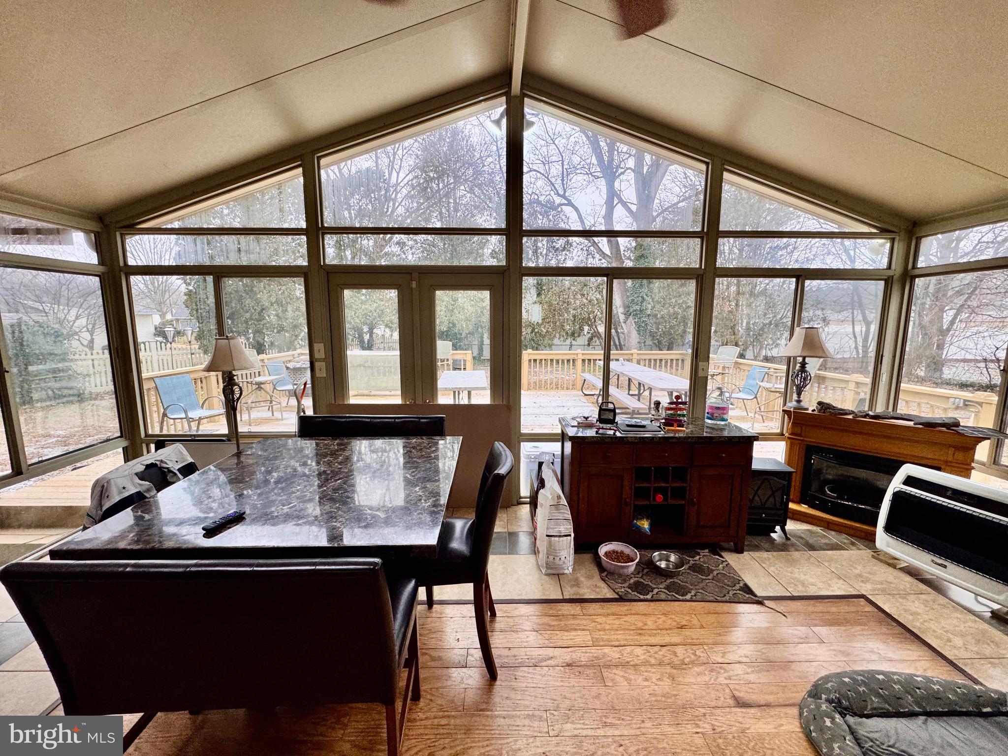 1286 Harding Road Vineland, NJ 08361 - Photo 22 of 40 a living room with furniture and a large window
