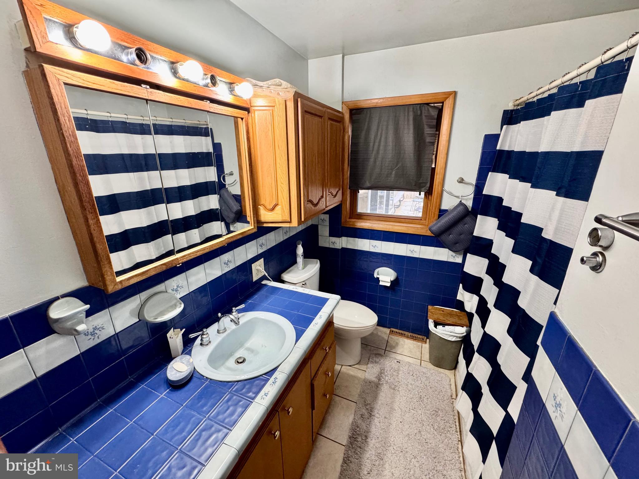 1286 Harding Road Vineland, NJ 08361 - Photo 29 of 40 a living room with furniture and wooden floor