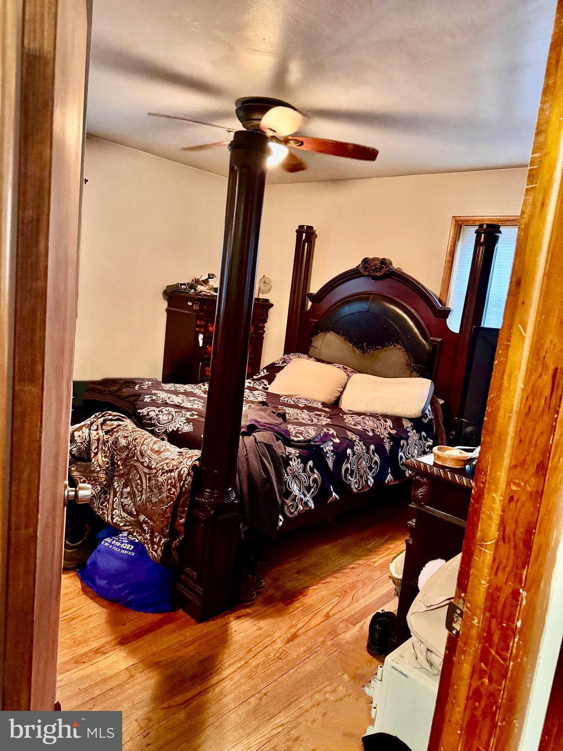 1286 Harding Road Vineland, NJ 08361 - Photo 38 of 40 a bedroom with a bed and a window