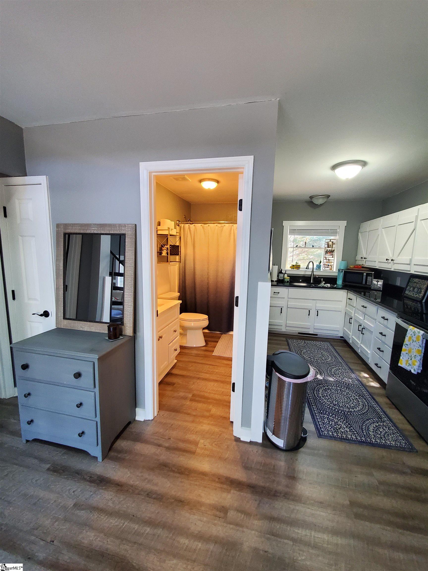 419 Wood Road Taylors, SC 29687 - Photo 3 of 18