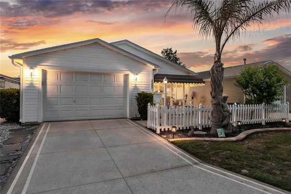 $309,900 | 2427 Southern Oak Street, The Villages, FL 32162