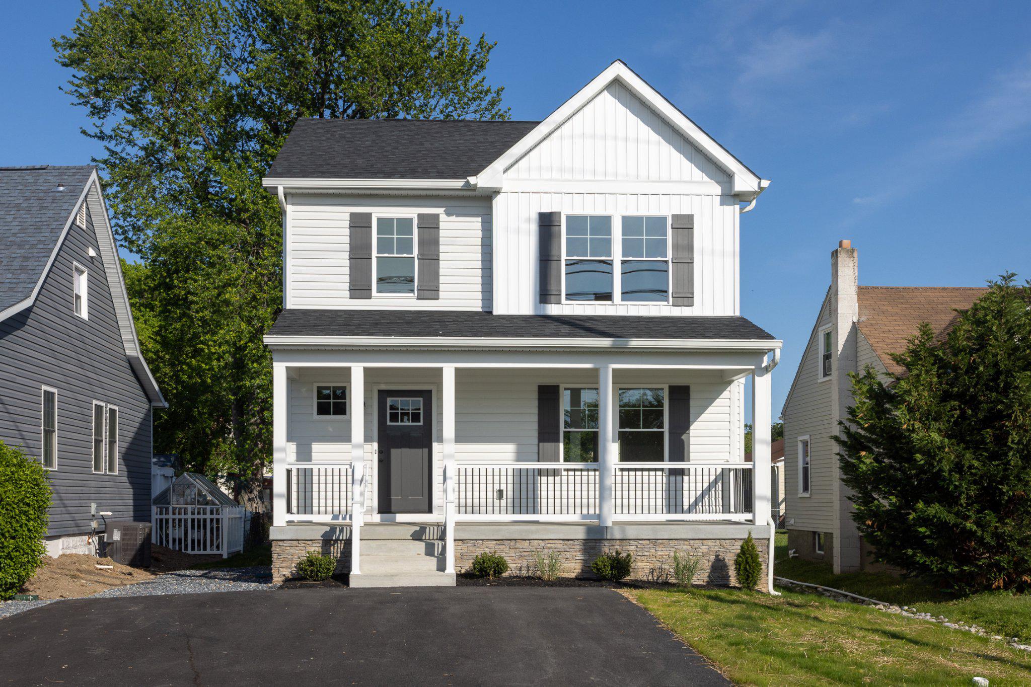 2905 Sparrows Point Road Sparrows Point, MD 21219 - Photo 2 of 32 front view of a house with a yard