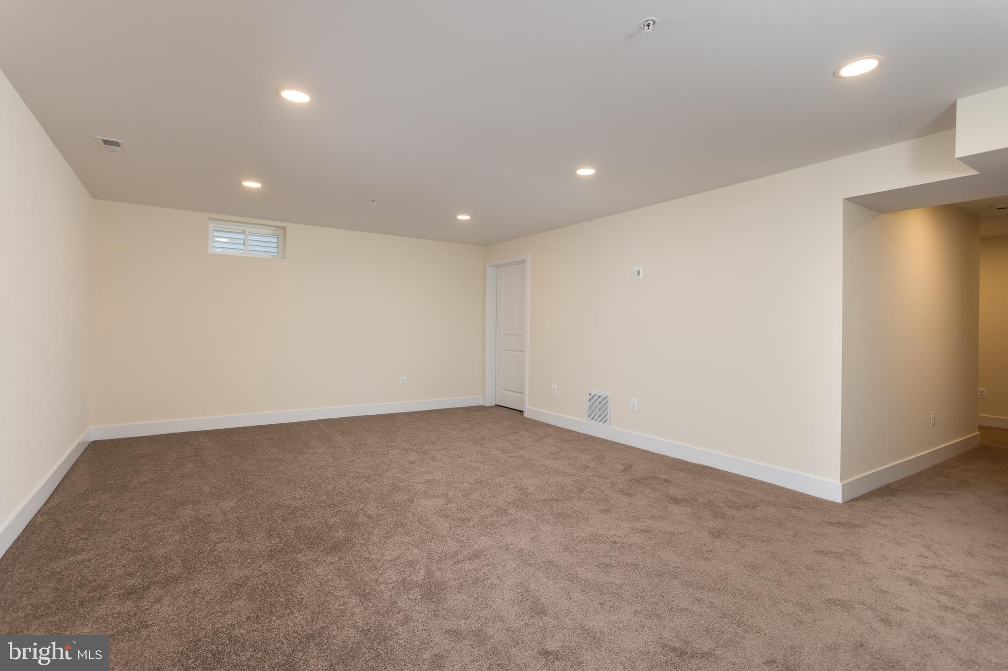 2905 Sparrows Point Road Sparrows Point, MD 21219 - Photo 29 of 32 an empty room with a natural light