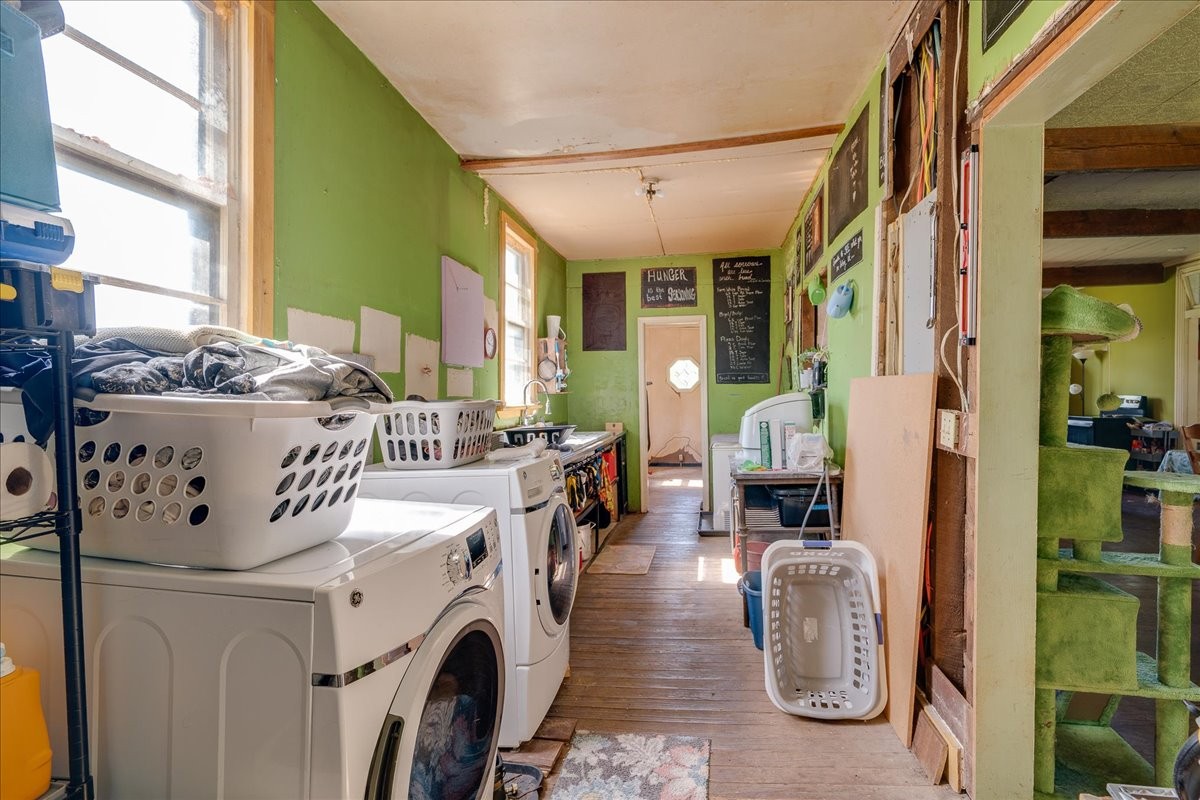 7480 Beech Hill Road Pulaski, TN 38478 - Photo 14 of 54 a view of living room washer and dryer