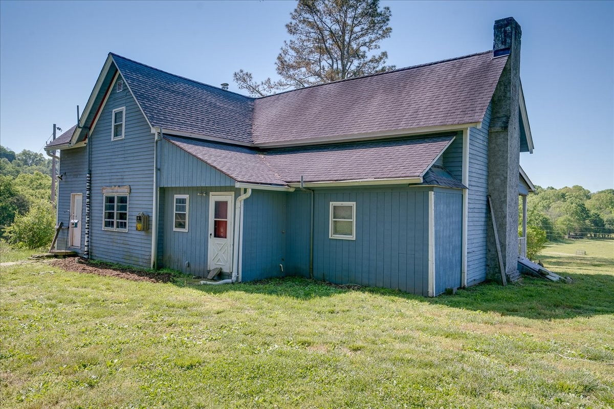 7480 Beech Hill Road Pulaski, TN 38478 - Photo 35 of 54 a backyard of a house